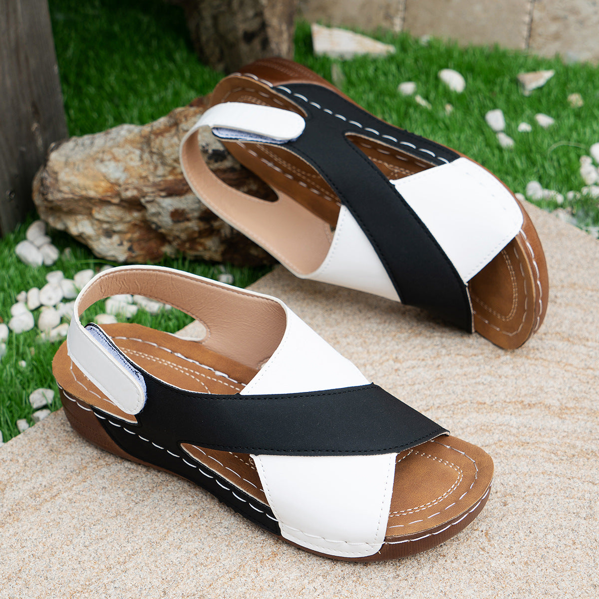 Two-Tone Cross Strap Comfort Sandals – Black & White Everyday Style with Cushioned Sole