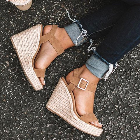 π‘ Title: Strappy Espadrille Wedge Sandals β Bold, Black & Beautiful π‘