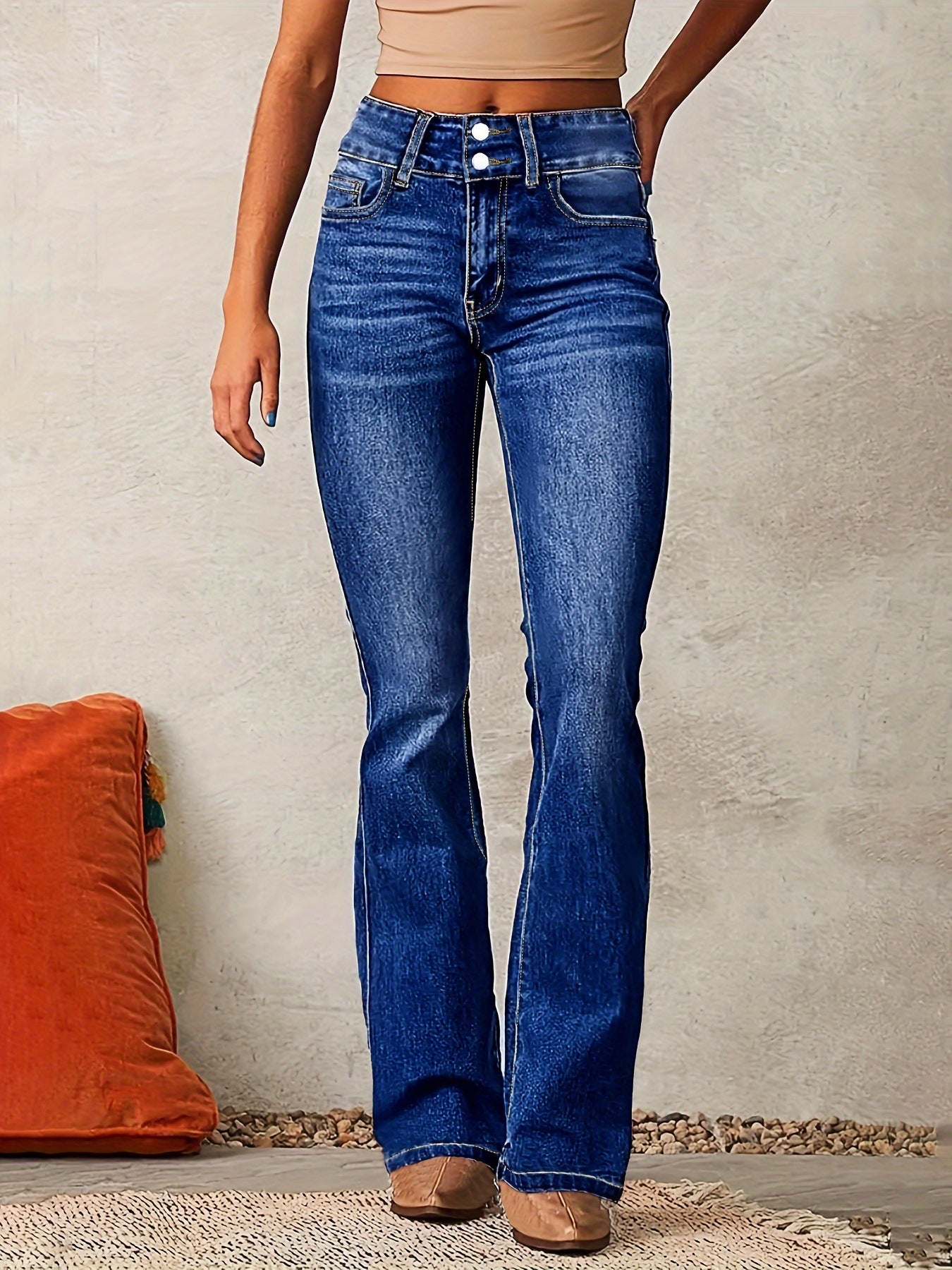 π High-Waisted Flare Jeans β Classic Fit with Modern Edge