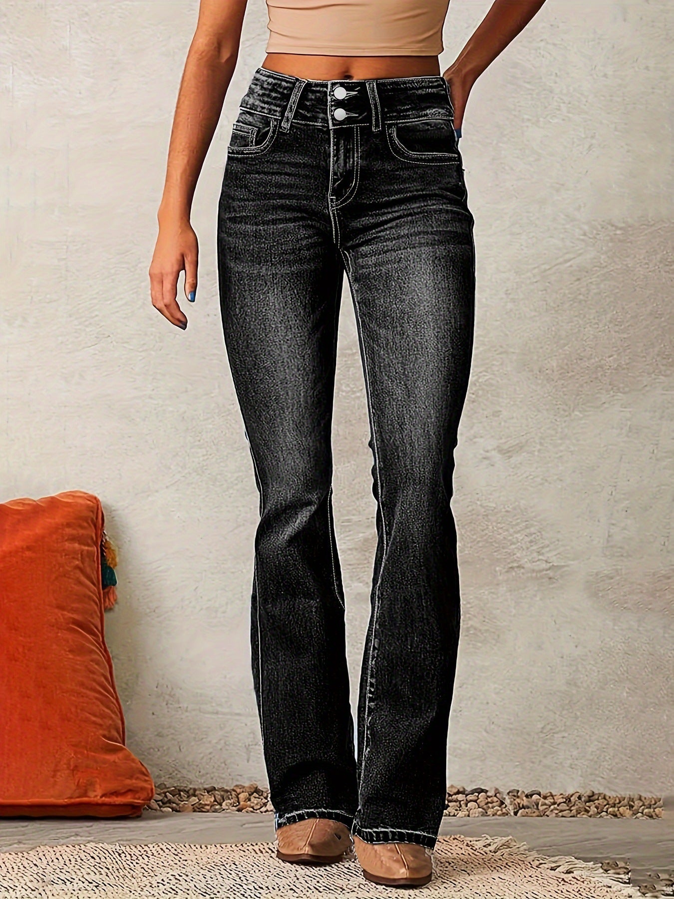 π High-Waisted Flare Jeans β Classic Fit with Modern Edge
