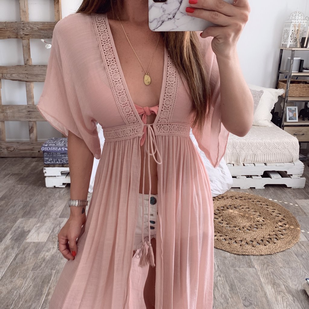 🌸 Title: “Blush & Breezy: The Boho Beach Cover-Up of Your Dreams” 🐚✨