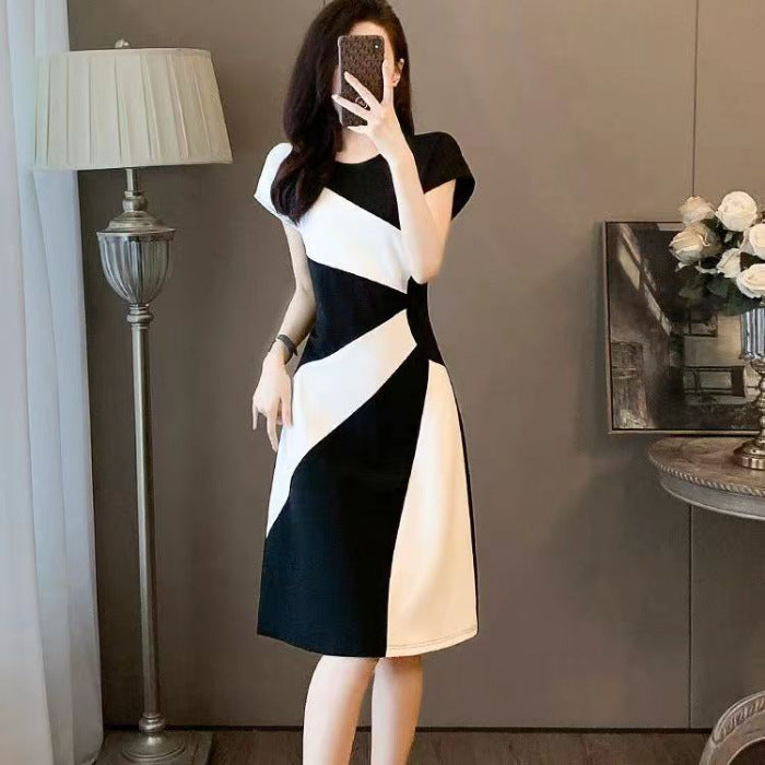 🖤 Title: “Monochrome Masterpiece: The Black & White Illusion Dress You’ll Wear on Repeat” 🖤