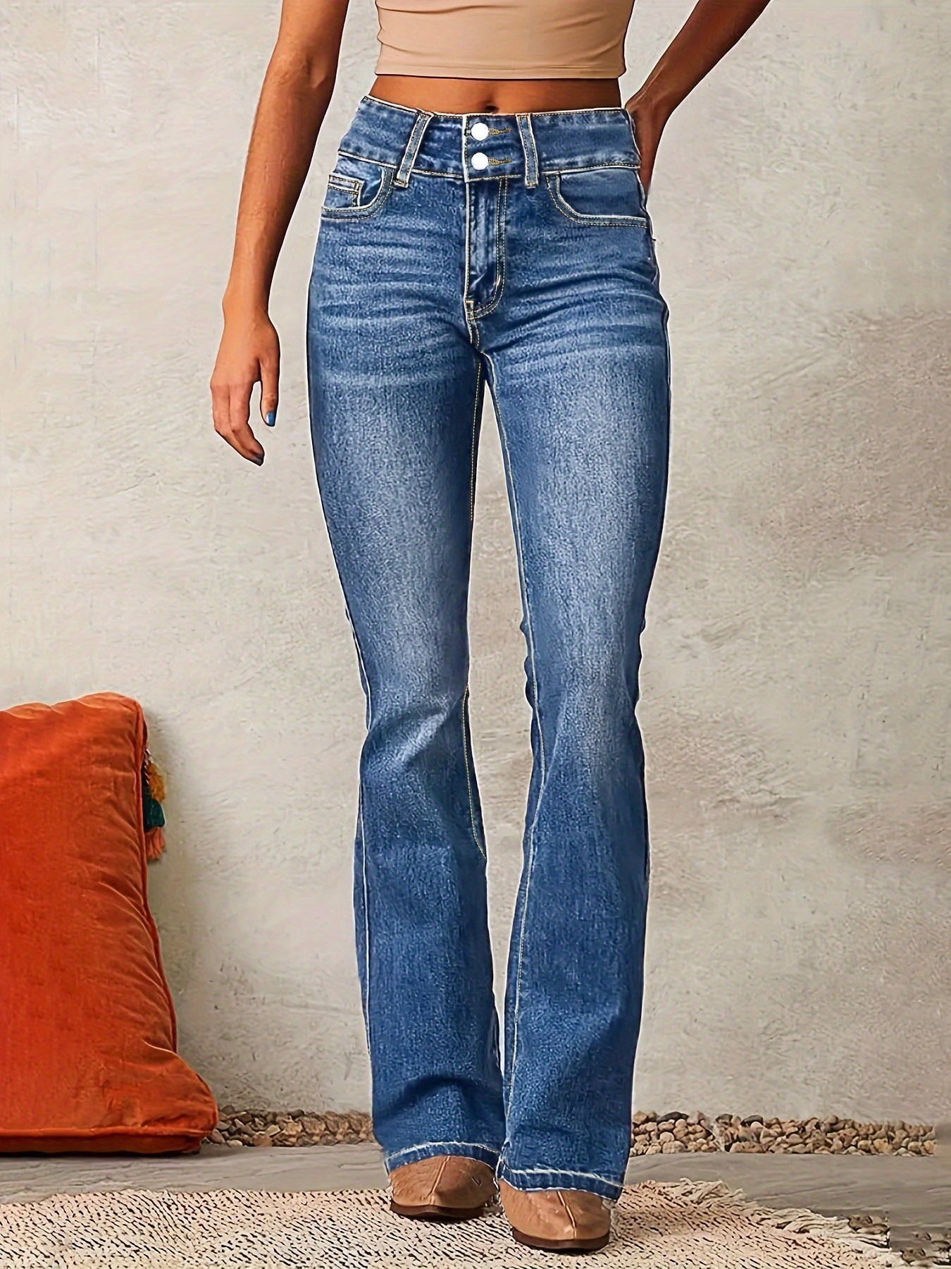 π High-Waisted Flare Jeans β Classic Fit with Modern Edge