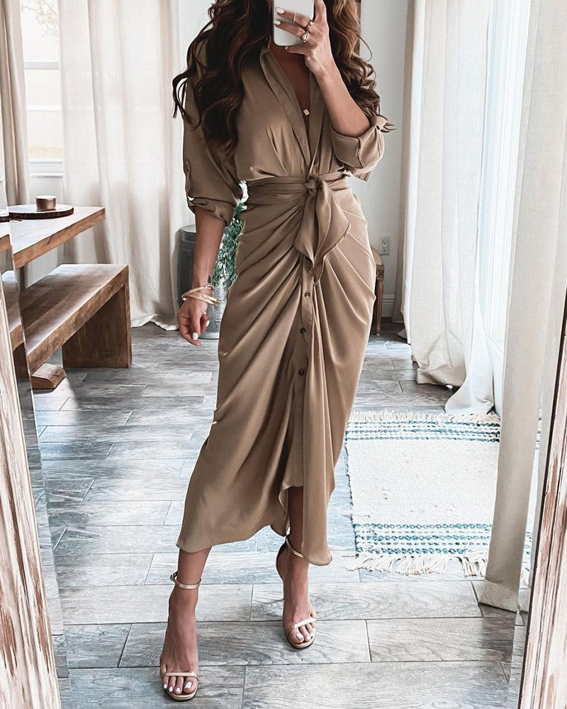 🤍 Title: “Effortlessly Luxe: The Tie-Front Button Midi Dress That Does It All” 👠✨