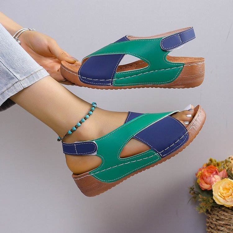 Two-Tone Cross Strap Comfort Sandals – Black & White Everyday Style with Cushioned Sole