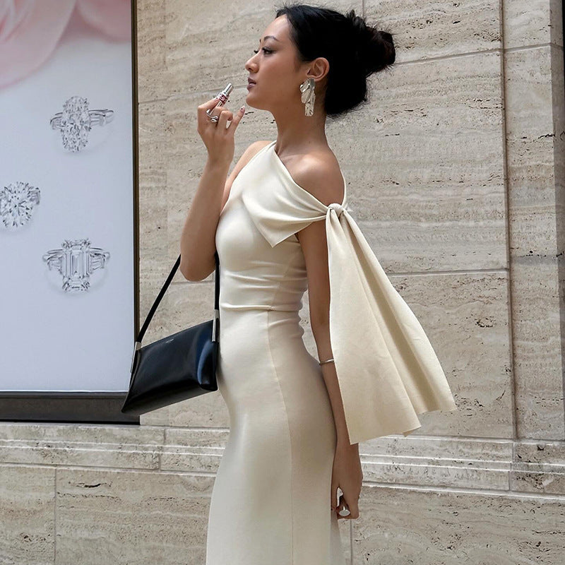 Elegant One-Shoulder Maxi Dress with Bow Detail – Evening Gown in Black or White
