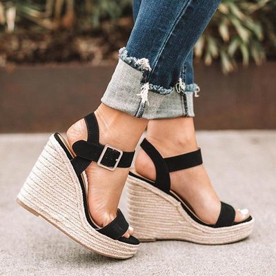 👡 Title: Strappy Espadrille Wedge Sandals – Bold, Black & Beautiful 👡