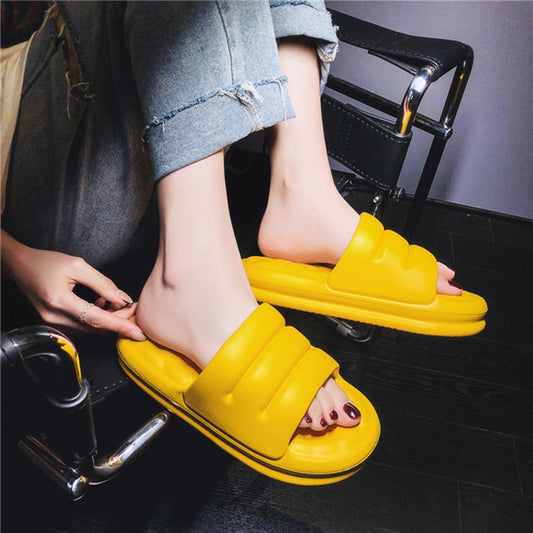 Sofa slippers men's summer trendy home stepping on feces feeling outside wear thick bottom non-slip soft bottom new one word ladies sandals and slippers